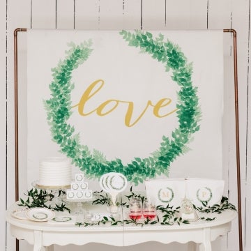 Love Wreath Theme